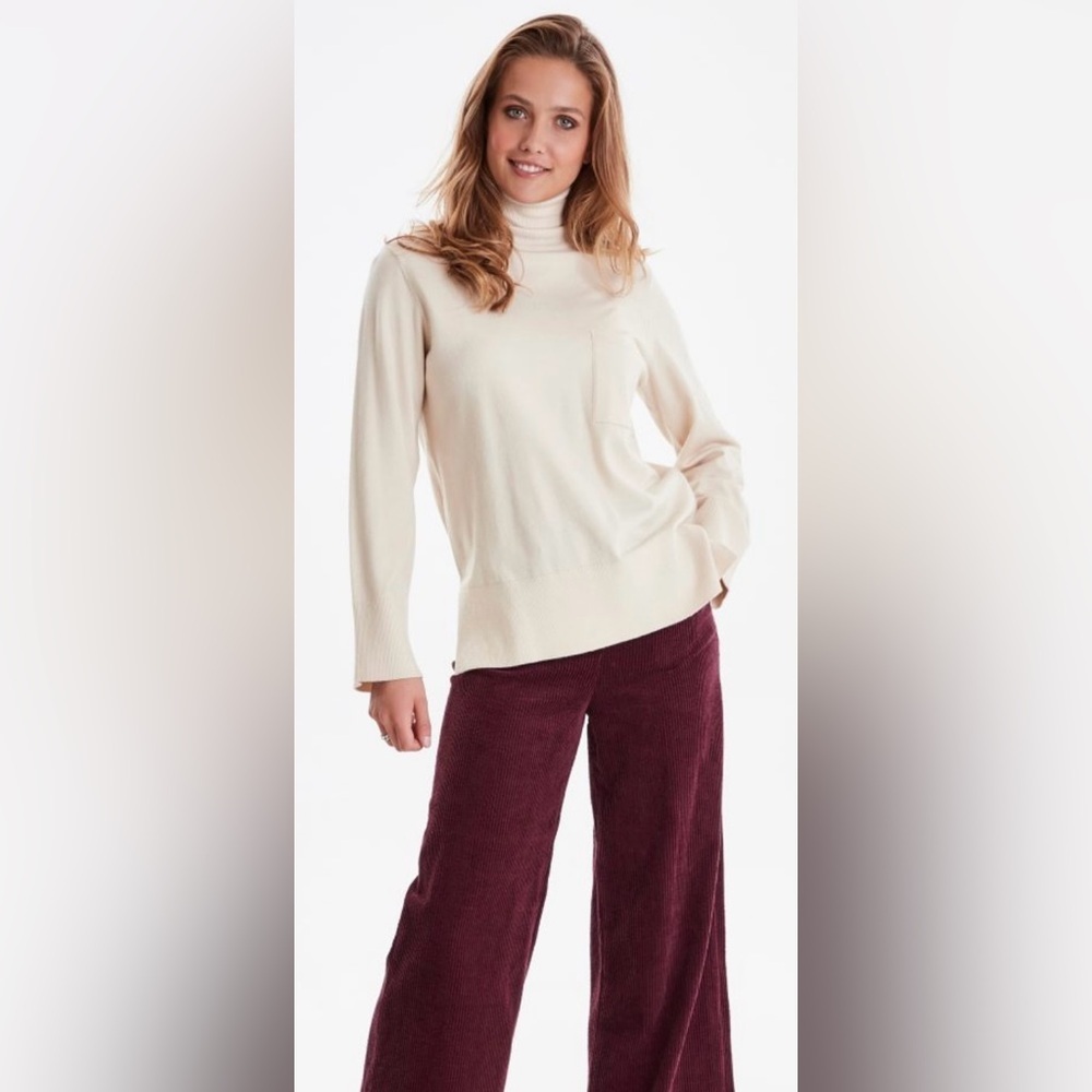 NWT - ICHI Pocket Turtleneck Knit Sweater
(#5)